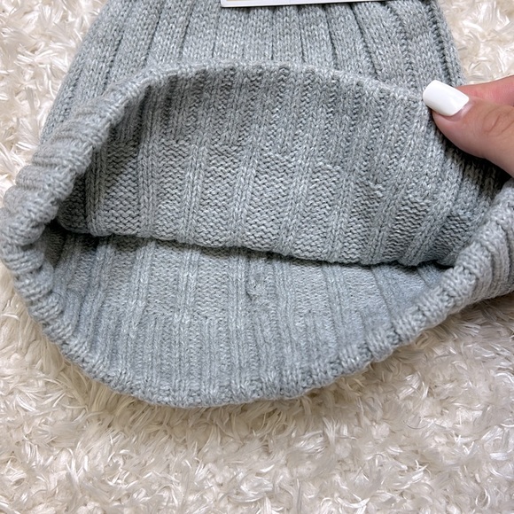MICHAEL KORS || NWT Gray Knit Beanie - Picture 3 of 3